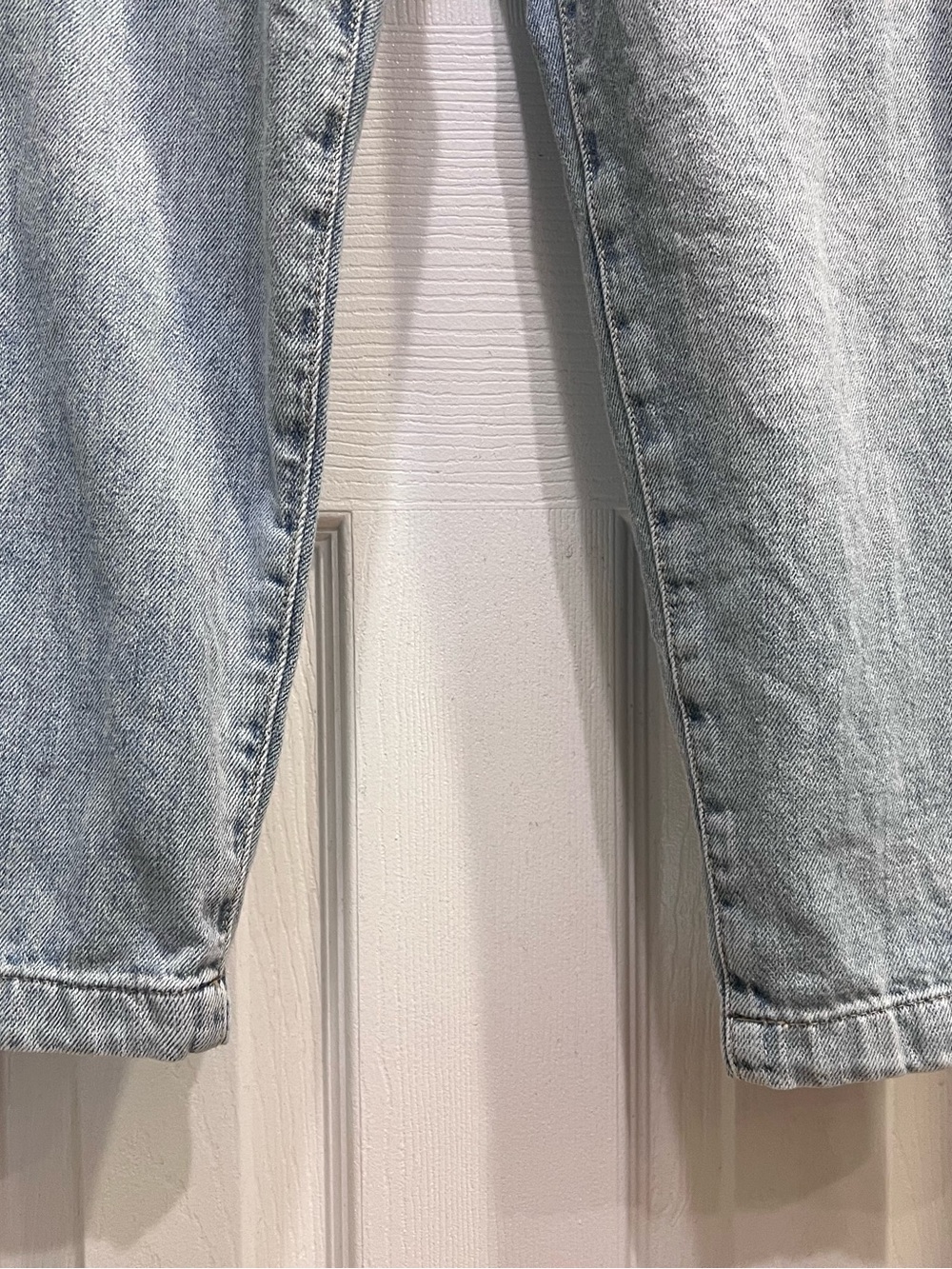 GAP Light Blue Boyfriend Cargo Jeans with Drawstring Waist - Picture 4 of 5